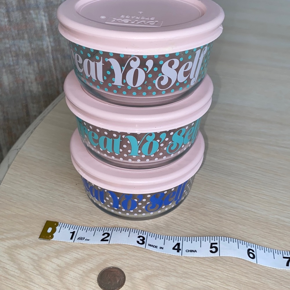 TREAT Yo’ Self pyrex bowls set of 3